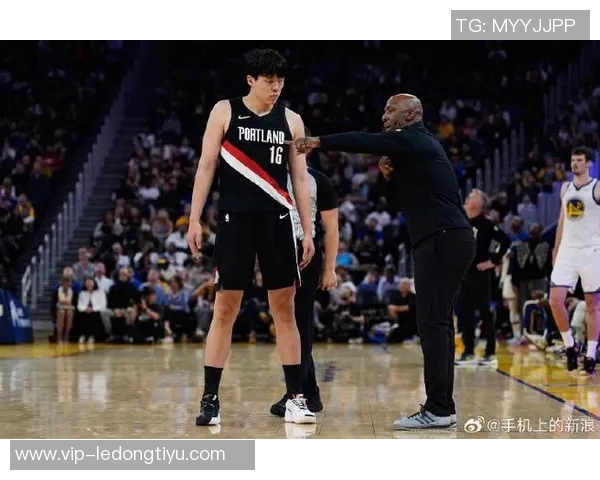 小吧专访杨瀚森谈比赛感受与库里同场的真实与失真体验 小吧专访杨瀚森谈比赛感受与库里同场的真实与失真体验