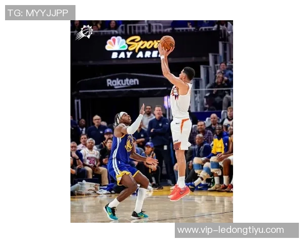 布克高效表现16投10中罚球全中独得31分助球队争胜