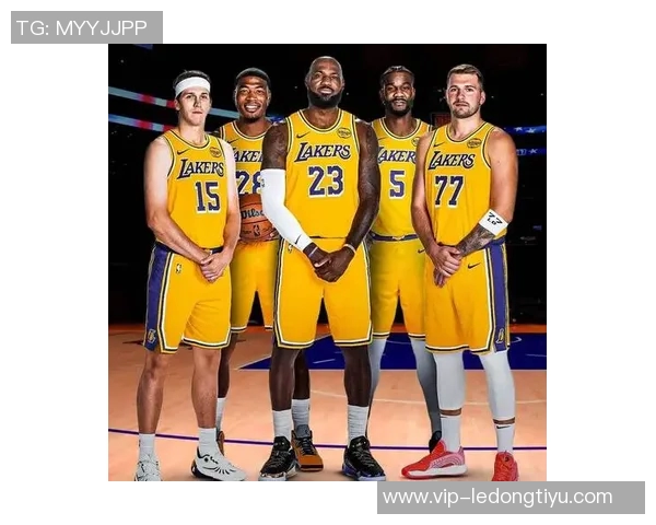 湖人训练营亮点频现替补阵容超越主力范德比尔特健康回归助力球队