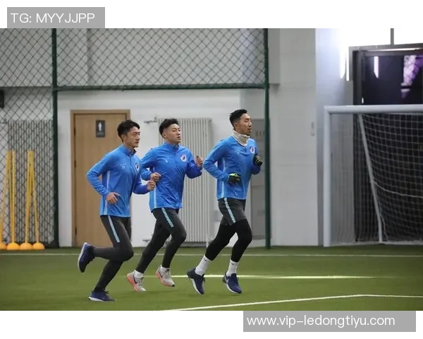 再集结时刻拉米罗带领球队开启新赛季首堂训练课 再集结时刻拉米罗带领球队开启新赛季首堂训练课