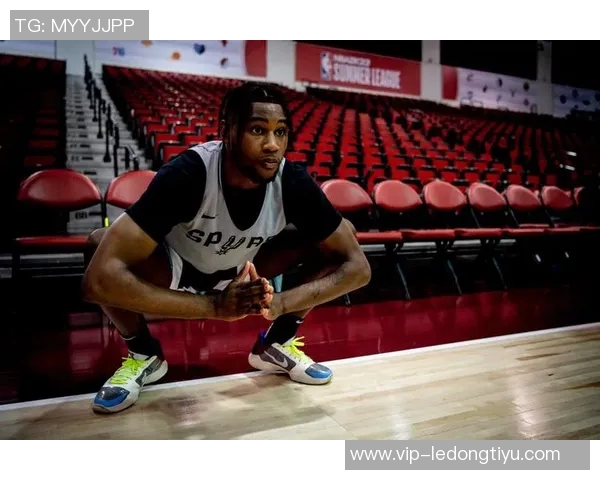 卡马拉赞布雷克韦斯利速度与风格兼具防守表现令人印象深刻 卡马拉赞布雷克韦斯利速度与风格兼具防守表现令人印象深刻