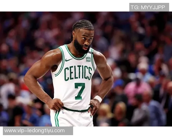 杰伦布朗独揽41分难救球队双拳难敌四手的尴尬局面 杰伦布朗独揽41分难救球队双拳难敌四手的尴尬局面